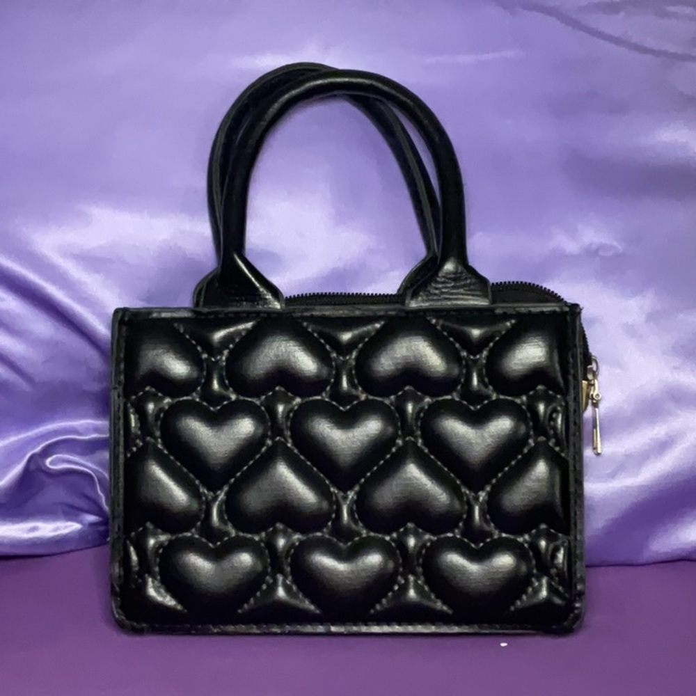 SHEIN Black Quilted Mini Bag with Heart Design